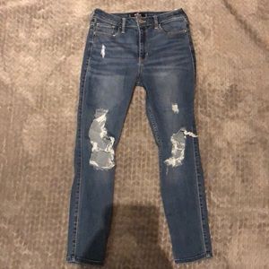 Hollister ripped skinny jeans